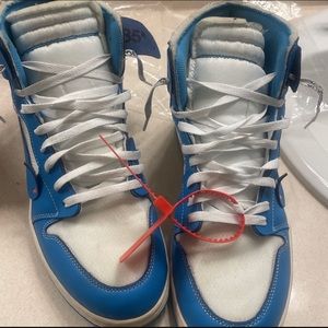 Off white Unc jordan 1